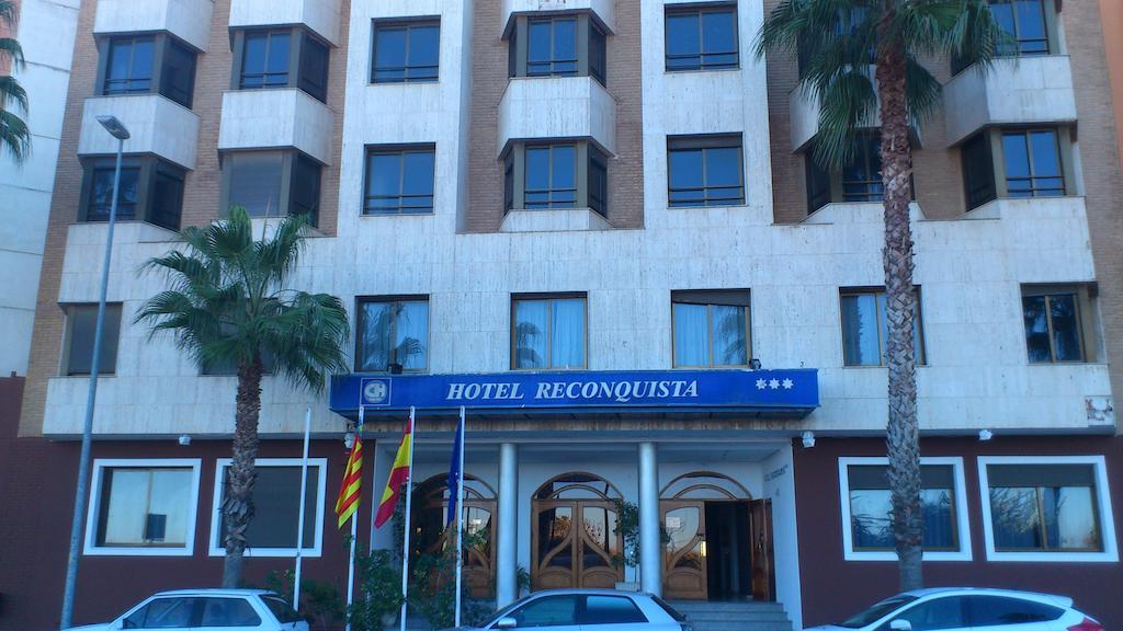 Hotel Reconquista Alzira Bagian luar foto